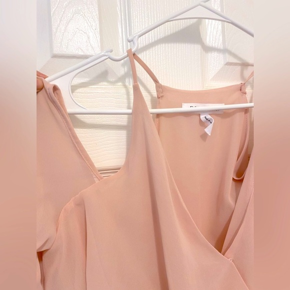 BCBG ROSE MINI DRESS With elastic waist & ruffles light material tie side - Picture 9 of 13